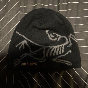 Arc'teryx Classic Black Beanie